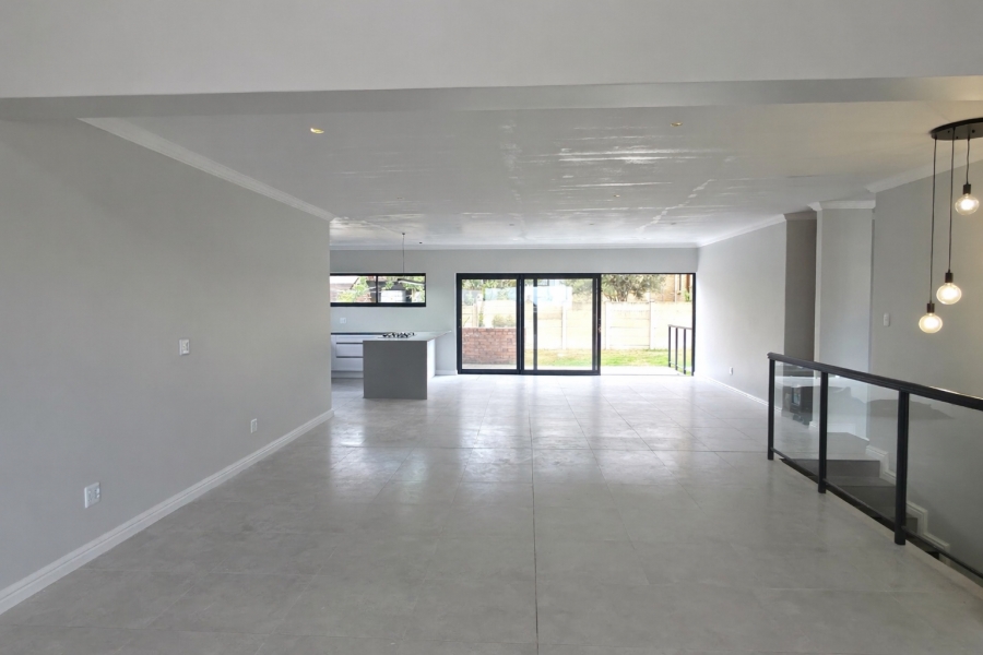 3 Bedroom Property for Sale in Wavecrest Eastern Cape